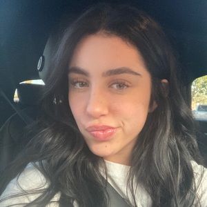 Meet your Posher, Ava